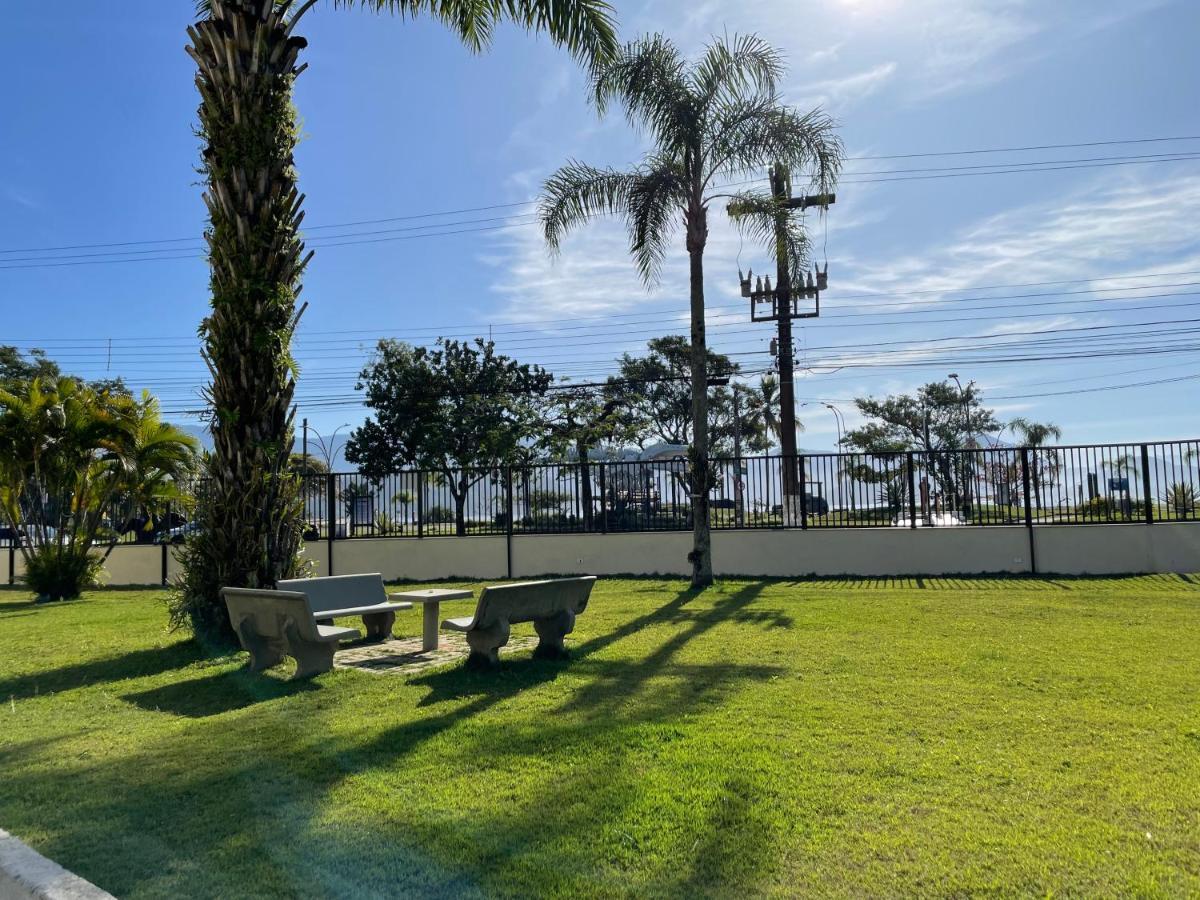 Apartamento Ubatuba, Itagua, Bem Localizado, Duas Vagas De Garagem Bagian luar foto